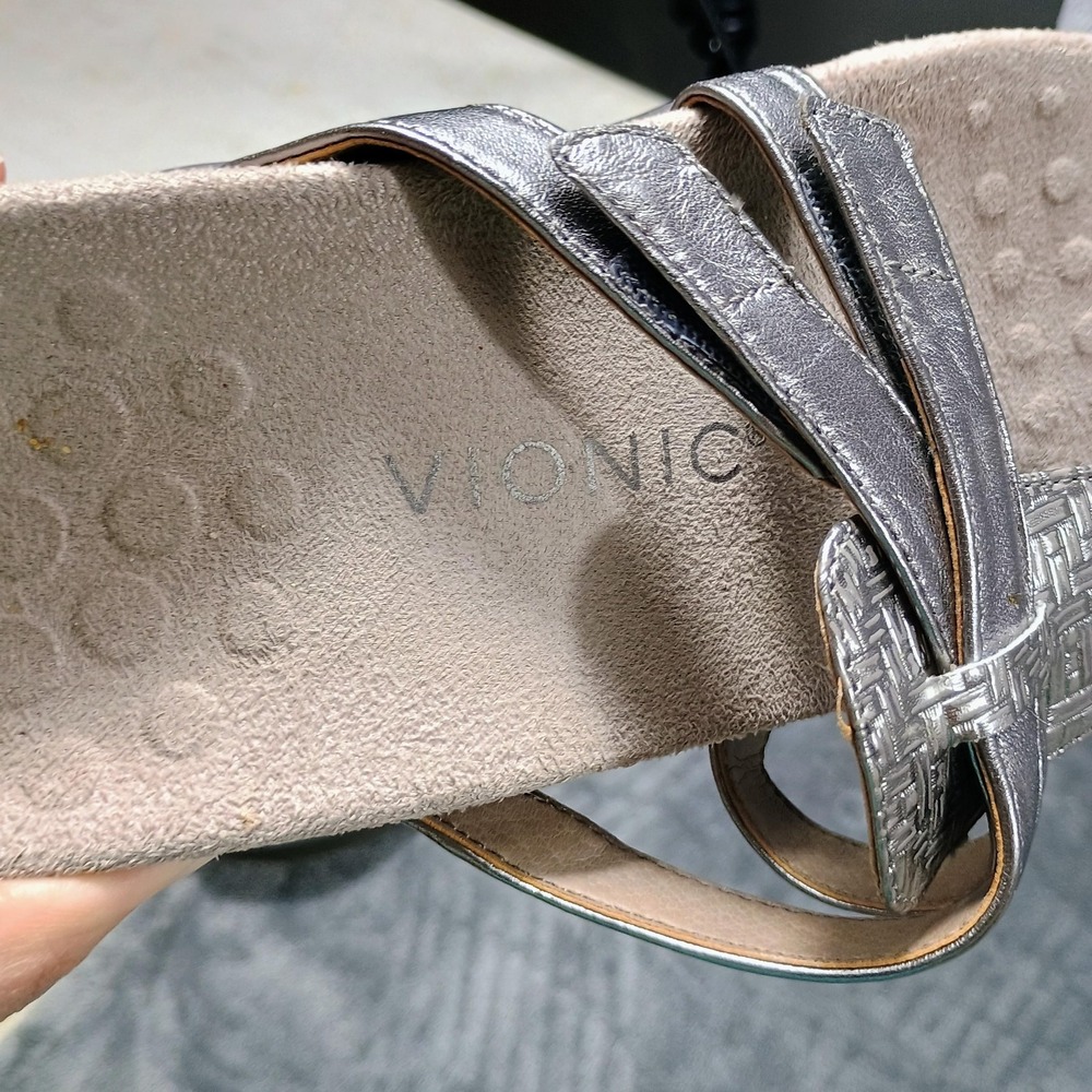 Vionic Sandals Womens 8.5 Silver Marley Thong Wedge Adjustable Strap Comfort - Picture 2 of 8